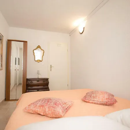 Stella Del Mare - Old Town Getaway Apartment